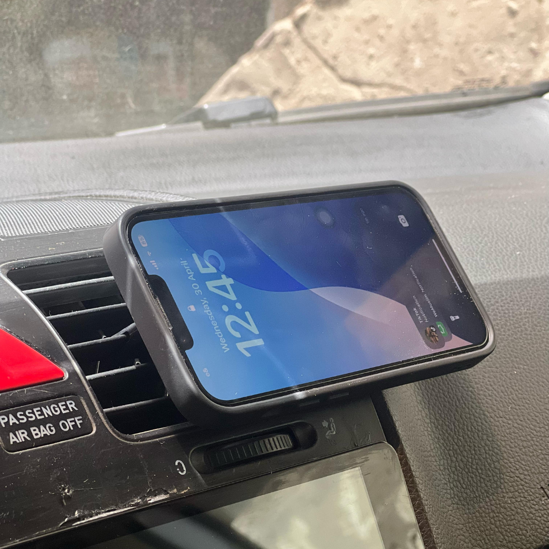 حامل موبايل مغناطيسي للعربية